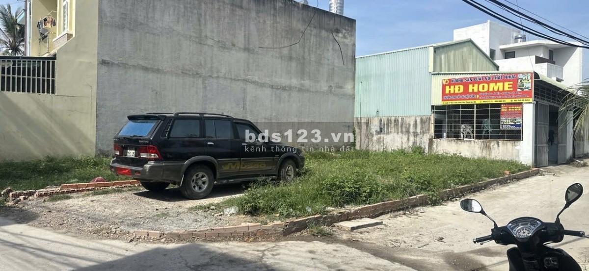 Bán nhanh lô góc 2 mặt tiền đường ngay Dìn Ký, sát QL13, đường ô tô, DT 63m2, giá 2.350 tỷ