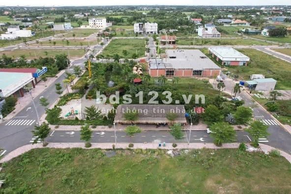 Khu dân cư hành chính Bình Chánh - Mặt tiền đường. Giá: 17TR/M2 (DT: 100m2 - 200m2)