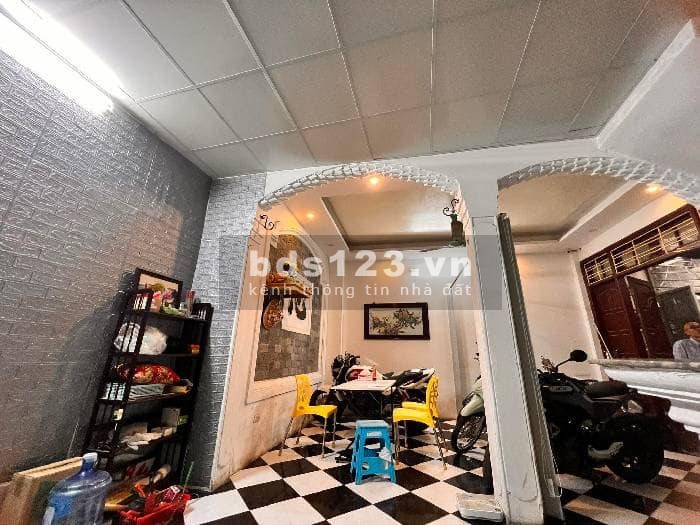 Bán nhà Đống Đa, diện tích sử dụng 52m Giá: 5.6 tỷ