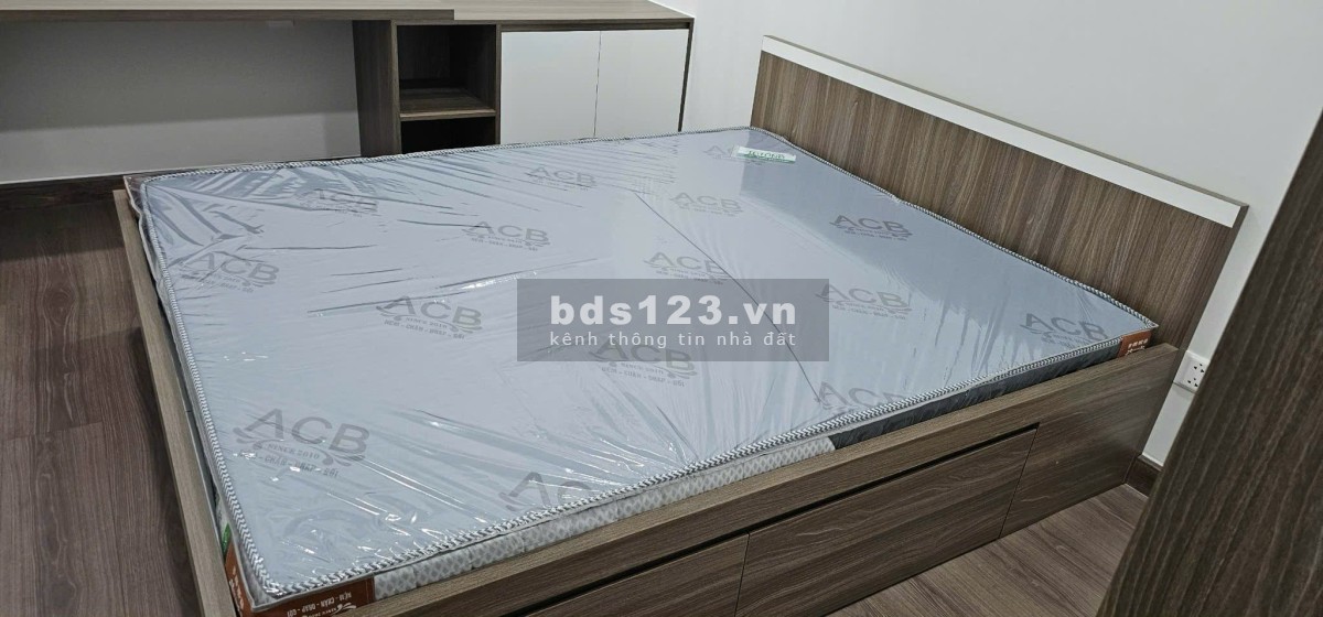 Chính chủ cho thuê chung cư 73m2, 2 phòng ngủ, 2 toalet. Căn hộ rộng rãi thoáng mát, sạch sẽ