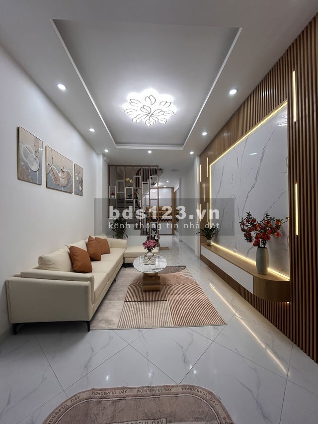 Bán nhà 40m2 tại ngõ 169 Hoàng Mai, 4 tầng, 5 PN, cực hiếm trung tâm quận Hoàng Mai