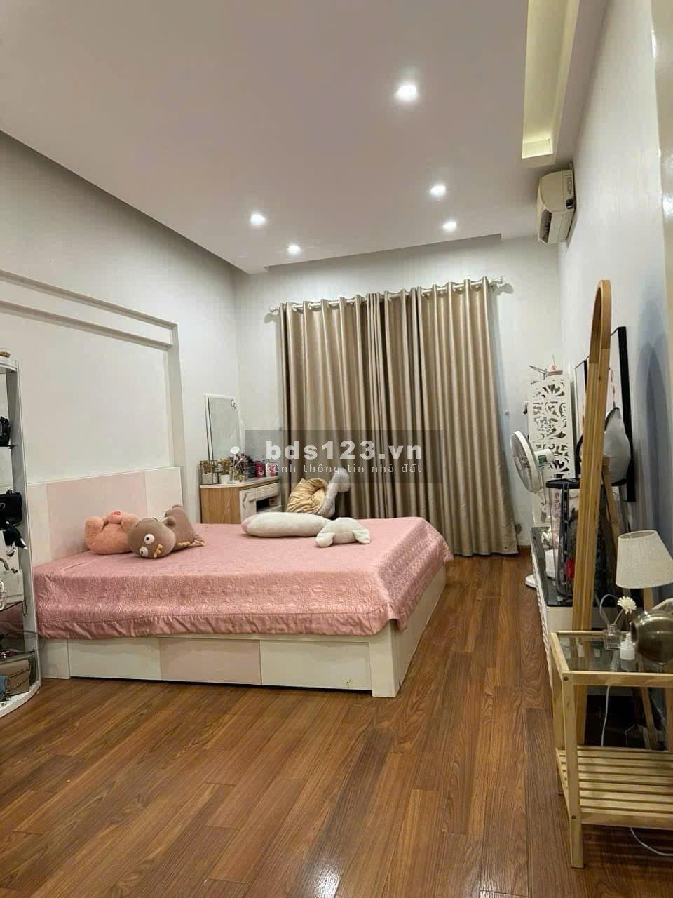 Căn 115m2, 3p ngủ, 2wc, C/C Carillon 1, Tân Bình 13tr/th, Nội thất.