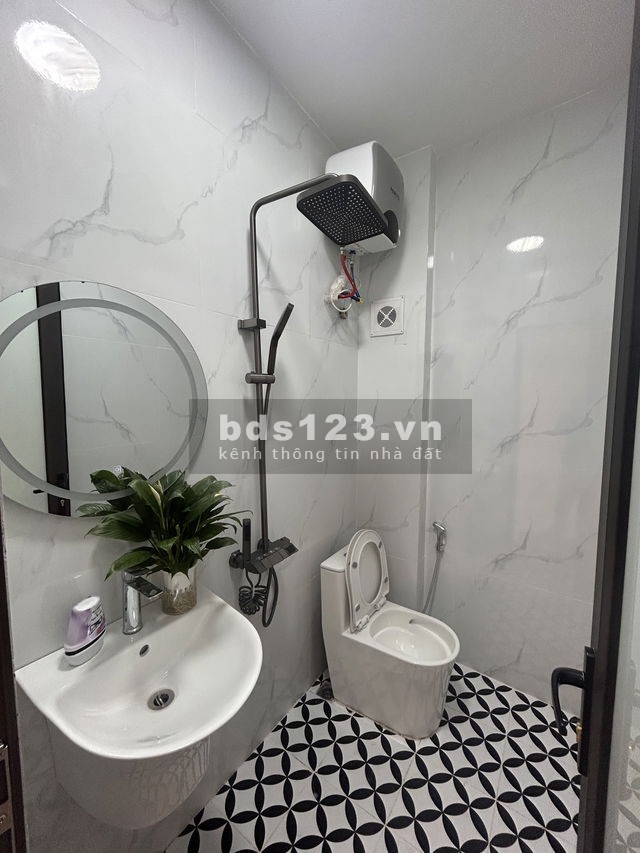 Bán nhà 40m2 tại ngõ 169 Hoàng Mai, 4 tầng, 5 PN, cực hiếm trung tâm quận Hoàng Mai