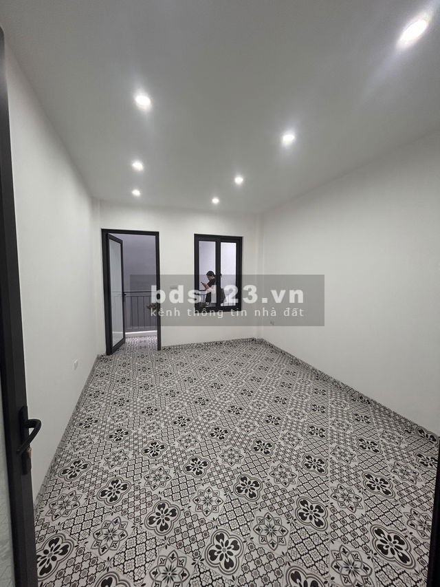 Bán nhà 40m2 tại ngõ 169 Hoàng Mai, 4 tầng, 5 PN, cực hiếm trung tâm quận Hoàng Mai