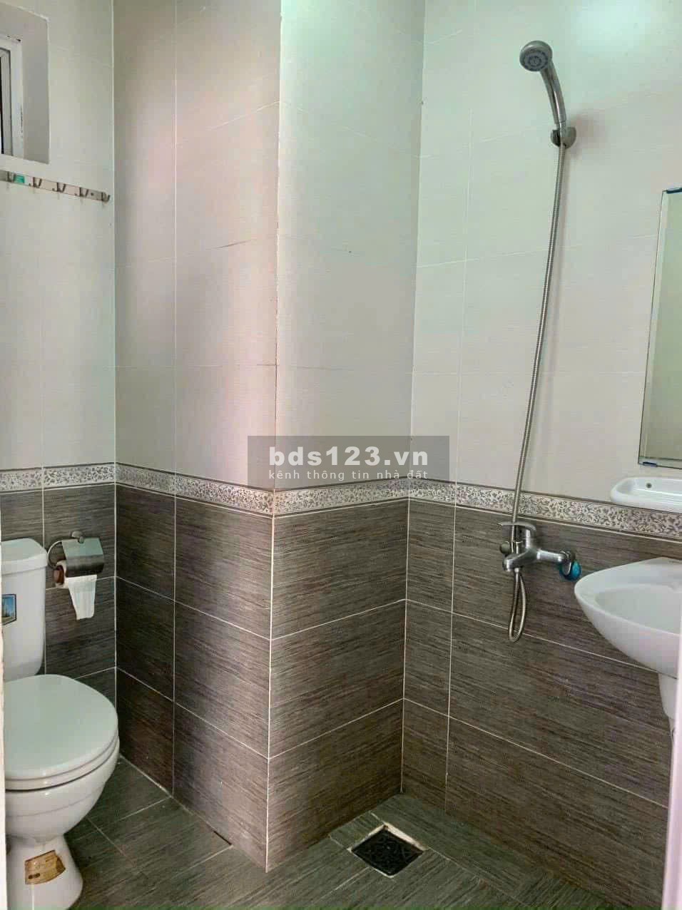 Chung cư 312 Lạc Long Quân, P5, Q11, 105m2, 3PN, 15tr/tháng