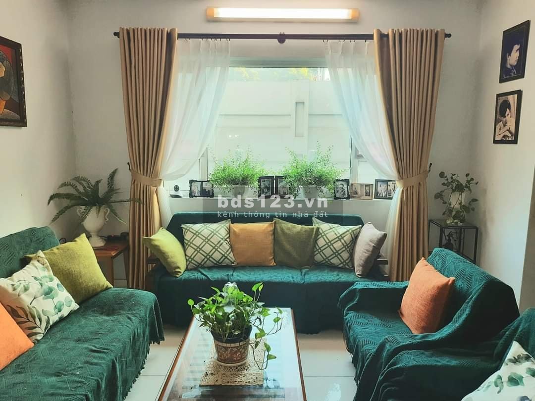 Chung cư Hoa Sen, Lạc Long Quân,Q11: 115m2, 3p ngủ, giá 15tr/th