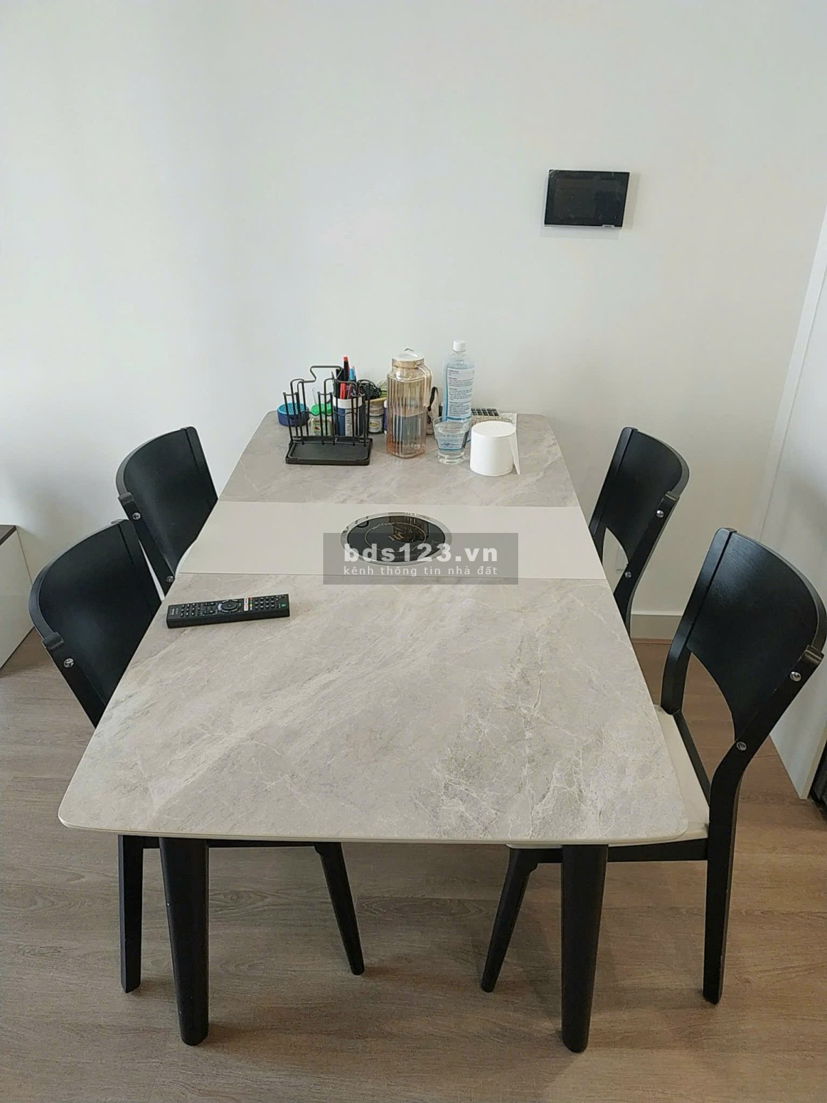 Bán căn 1N+1 43m2 toà S1 Vinhomes Smart City full nội thất giá 3,065 tỷ bao phí. Liên hệ: 0961355531