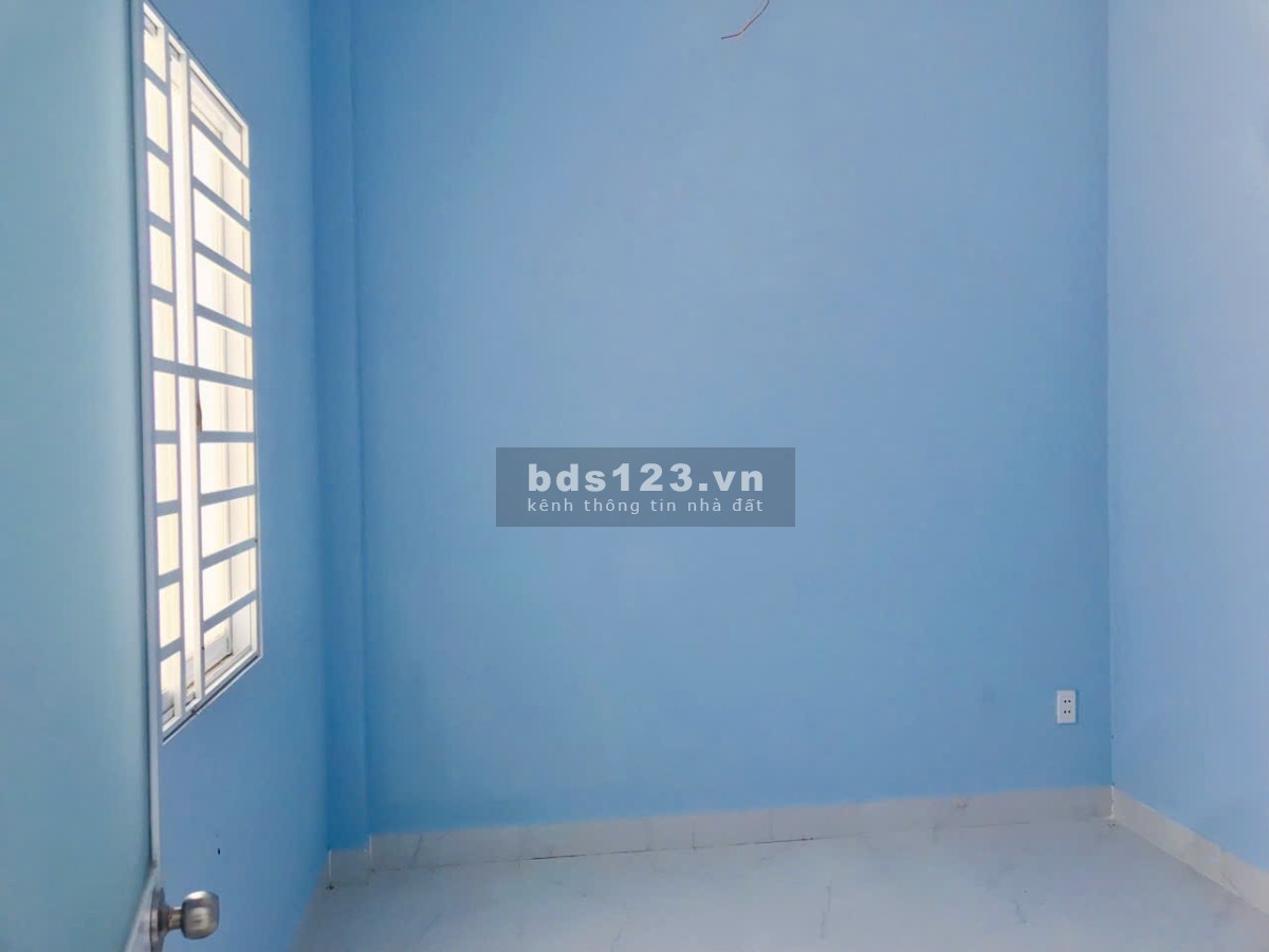 Bán Nhà Gần Cầu Vượt Củ Chi, Góc Hai Mặt Tiền, 106m2, Sổ Hồng Riêng