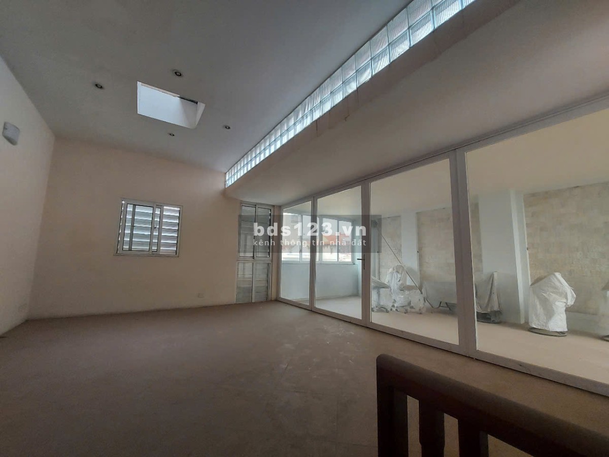 Chính chủ cần bán nhà Âu Cơ - Tây Hồ - 110M2 - 4 Tầng
