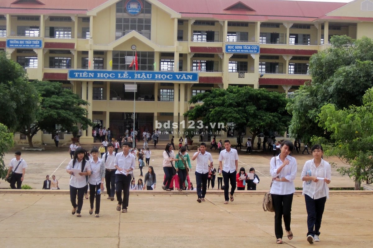 Kẹt tiền bán gấp lô đất 20X46=920M2 thổ cư ODT sát chợ trường học dân đông 540 triệu