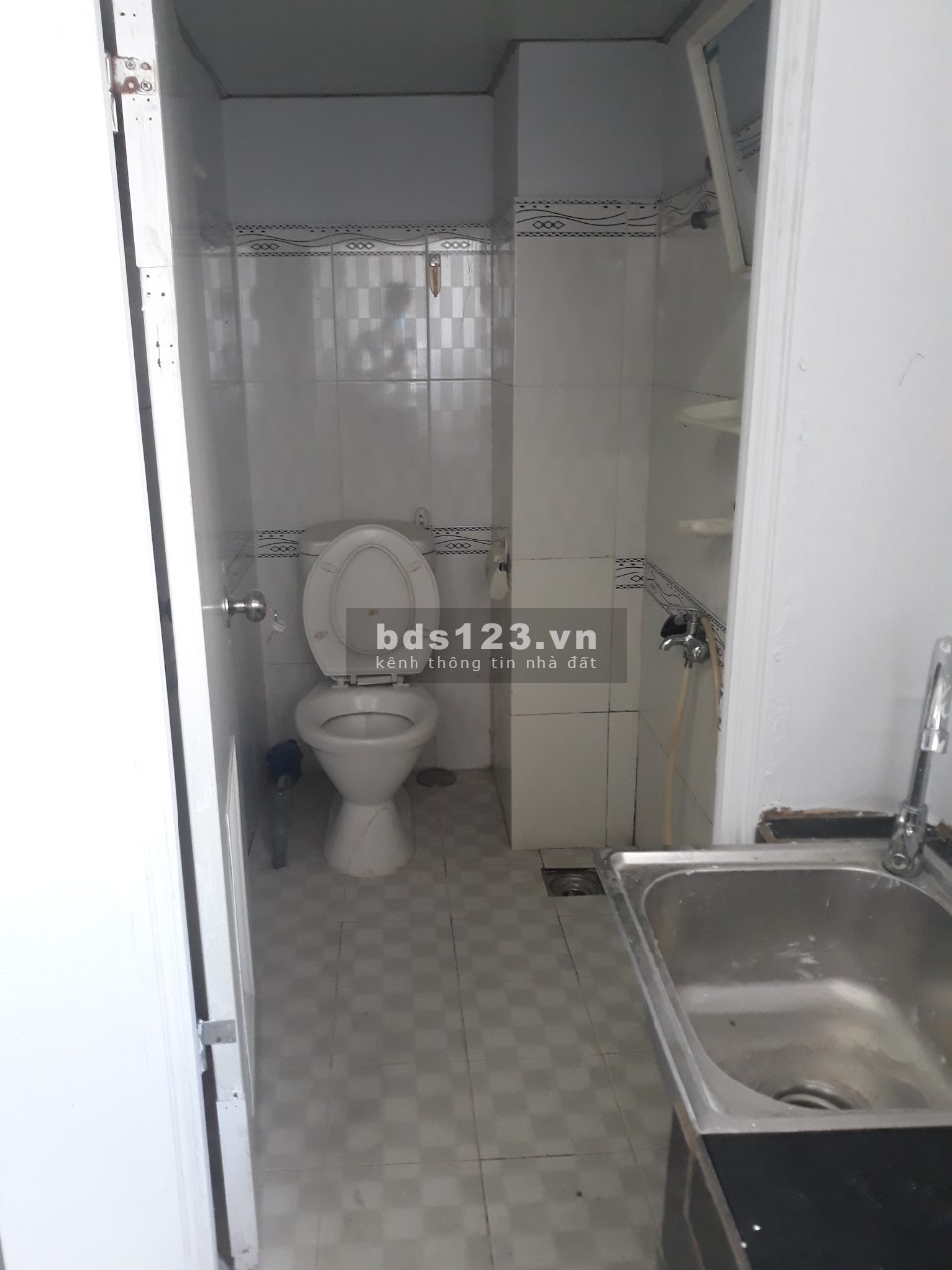 Cho thuê phòng trọ 14m² có gác lửng, ngay chợ Bà Chiểu – giá tốt, ở ngay!