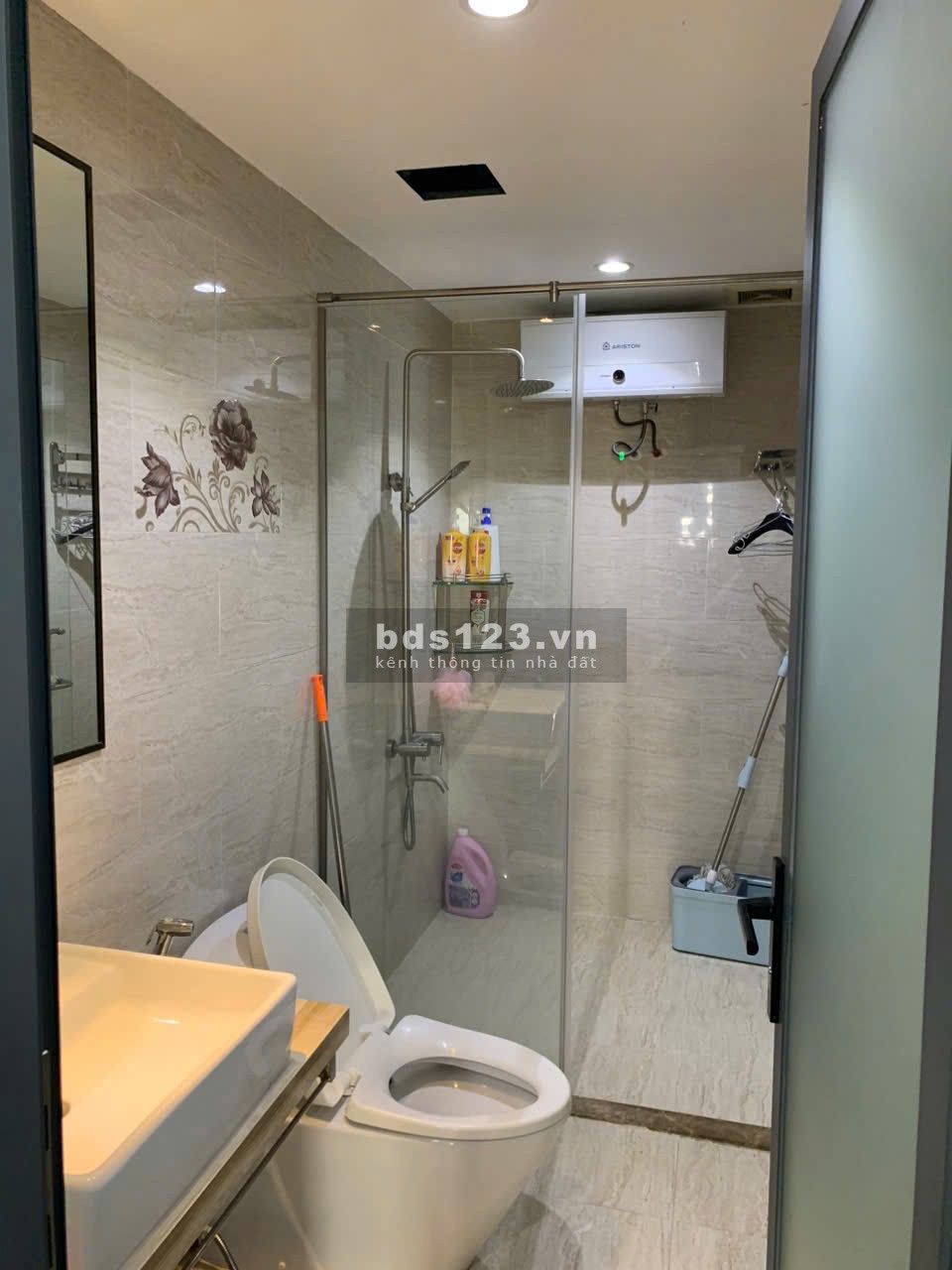 Chung cư Res 11, Lạc Long Quân, Q11: 3p ngủ, Nội thất, 14tr/th, 115m2