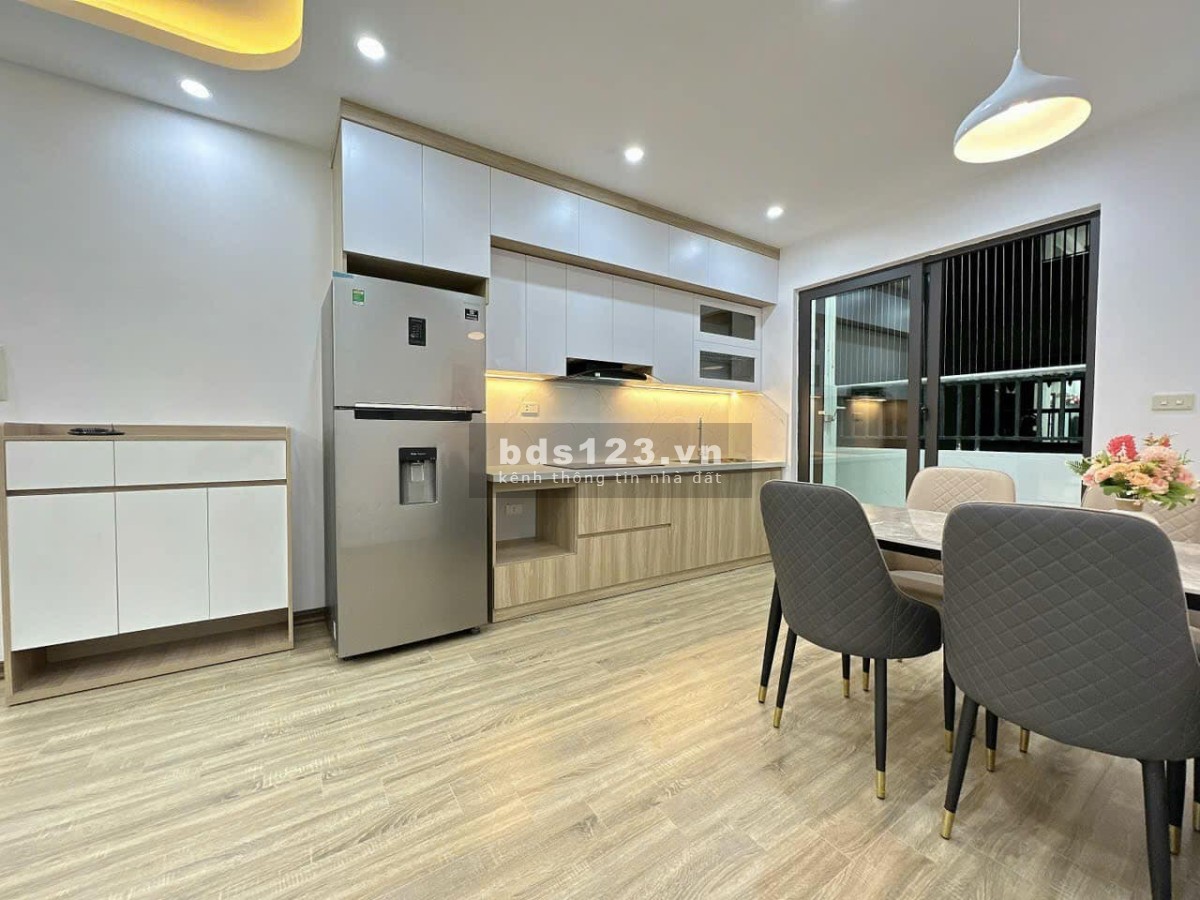 Bán Gấp căn hộ CC Linh Đàm 2PN, 2WC, giá chỉ 2,4 tỷ, vị trí đắc địa, tiện ích đầy đủ.