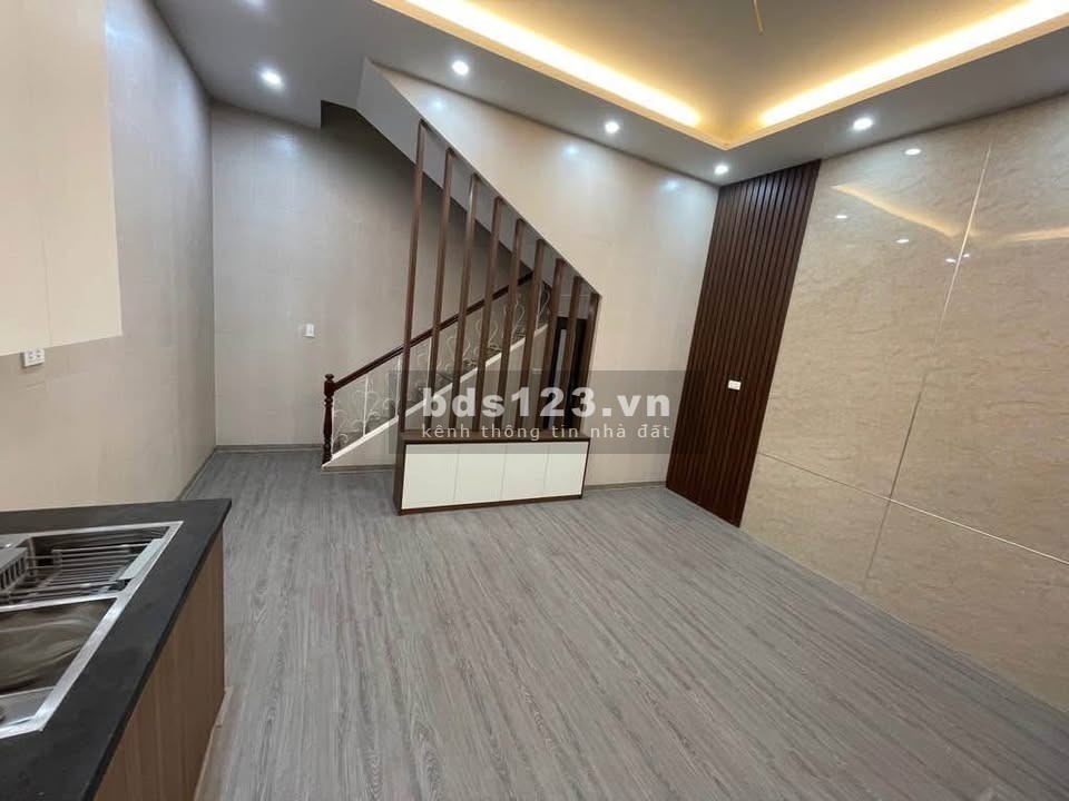 Nhỉnh 5 tỷ - Hộ khẩu Hoàn Kiếm - Sổ nở hậu - Cách oto tránh 20M - DT 37M