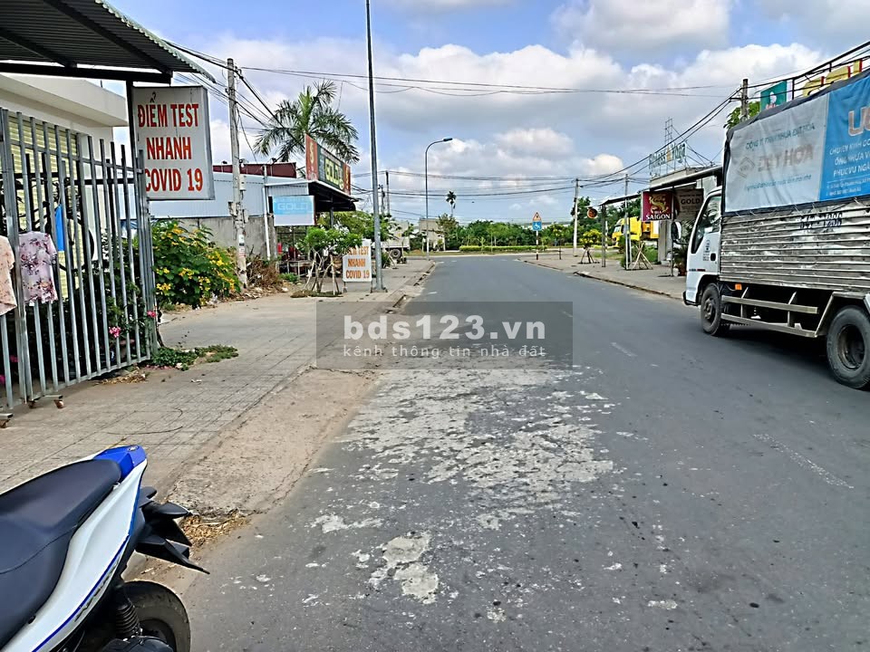 Bán 2 nền khu kinh doanh sầm uất liền kề chợ, khu công nghiệp, full thổ