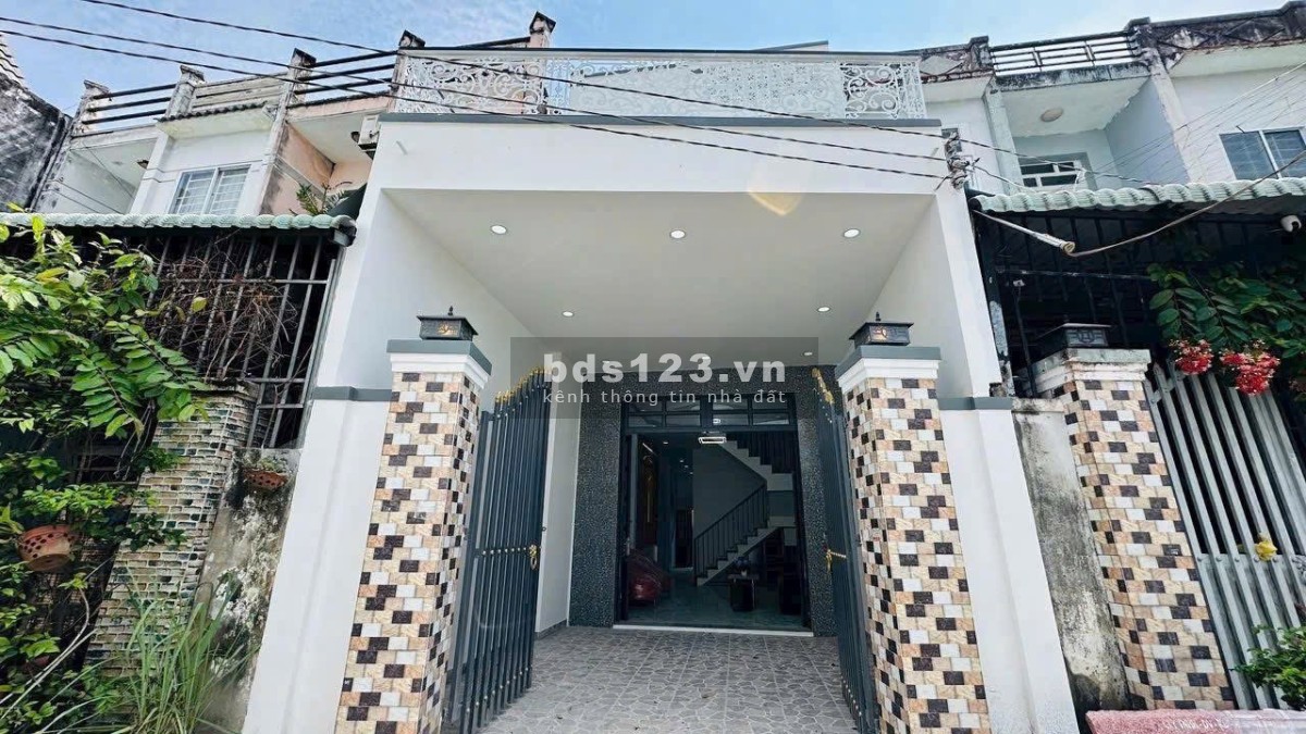 Chủ ngộp bank thanh lý nhanh nhà mặt tiền đường Dây Thép gần chợ Bình Chánh
