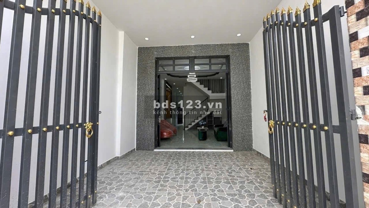 Chủ ngộp bank thanh lý nhanh nhà mặt tiền đường Dây Thép gần chợ Bình Chánh