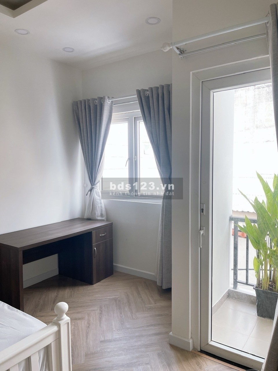 Bán Nhà Có 9 Căn Hộ Dịch Vụ, thu 100tr/tháng, Thảo Điền-Thủ Đức, 14 tỷ hơn xíu.