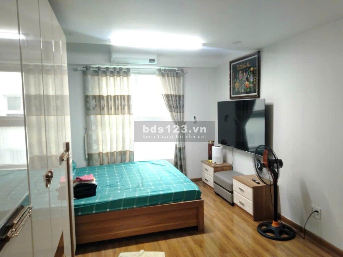 Chung cư Hoa Sen, Lac Long Quân, Q11: 115m2, 3p ngủ, nt, 14tr/th