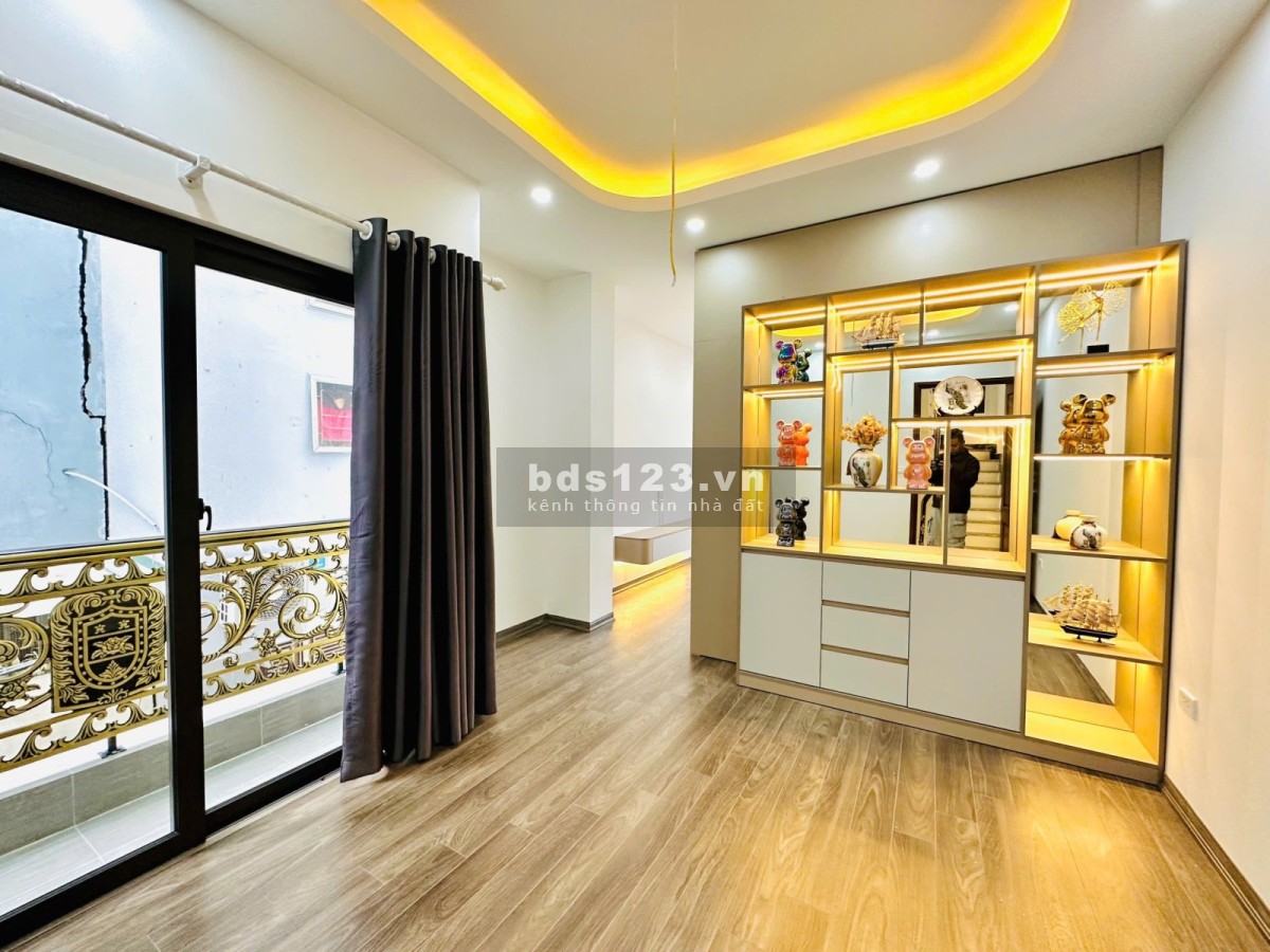 Vinhomes nhà đẹp mới koong - 3 mặt ngõ - Phân lô bàn cờ - Kinh doanh - Full nội thất 5 tầng
