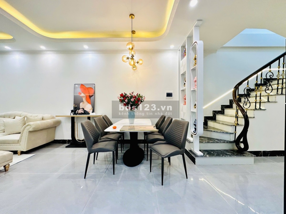 Vinhomes nhà đẹp mới koong - 3 mặt ngõ - Phân lô bàn cờ - Kinh doanh - Full nội thất 5 tầng