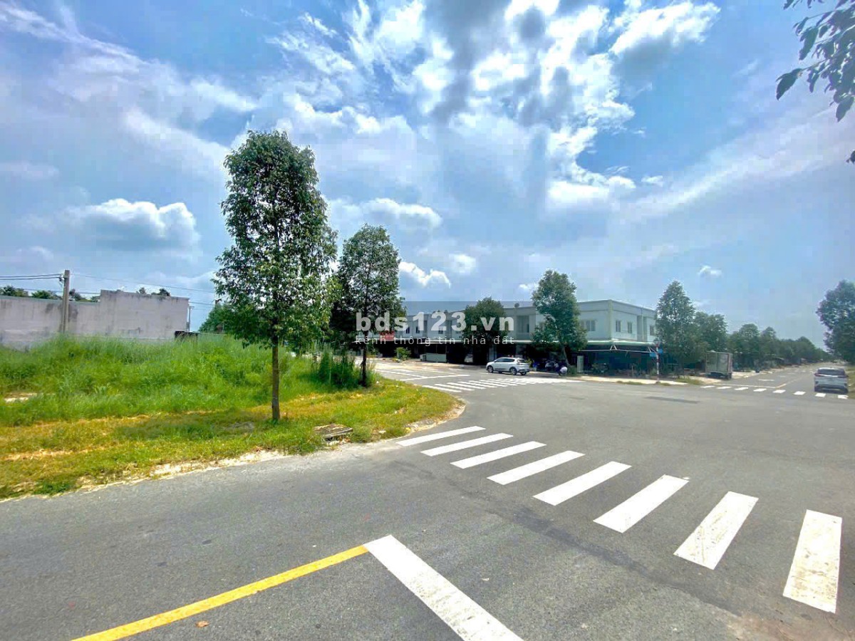 Chủ ngộp cần giảm sâu lô 150m2 thổ cư chỉ 700tr sổ sẵn ngay KCN Bàu Bàng tiện ở, xây trọ, cho thuê