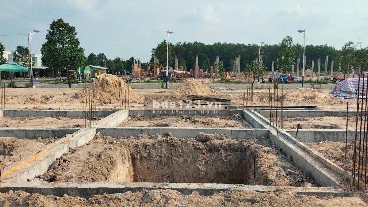 Chủ ngộp cần giảm sâu lô 150m2 thổ cư chỉ 700tr sổ sẵn ngay KCN Bàu Bàng tiện ở, xây trọ, cho thuê