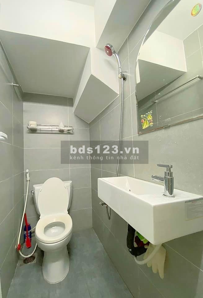Kẹt tiền ngân hàng bán nhanh nhà đường Ung Văn Khiêm, Bình Thạnh, 54m2, 2 tỷ 560 triệu,