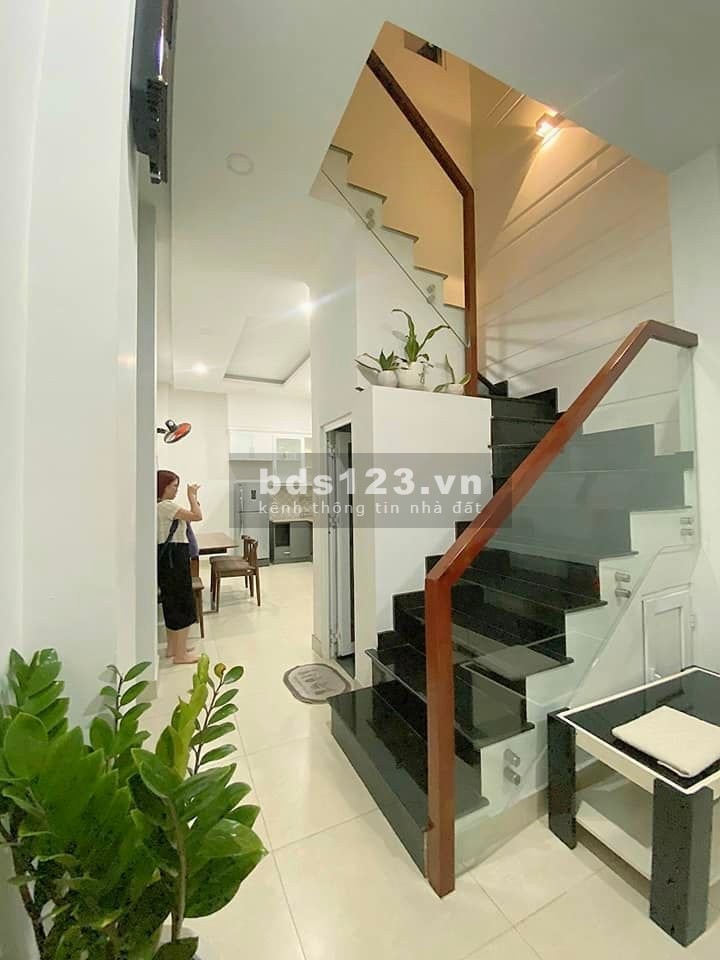 Kẹt tiền ngân hàng bán nhanh nhà đường Ung Văn Khiêm, Bình Thạnh, 54m2, 2 tỷ 560 triệu,