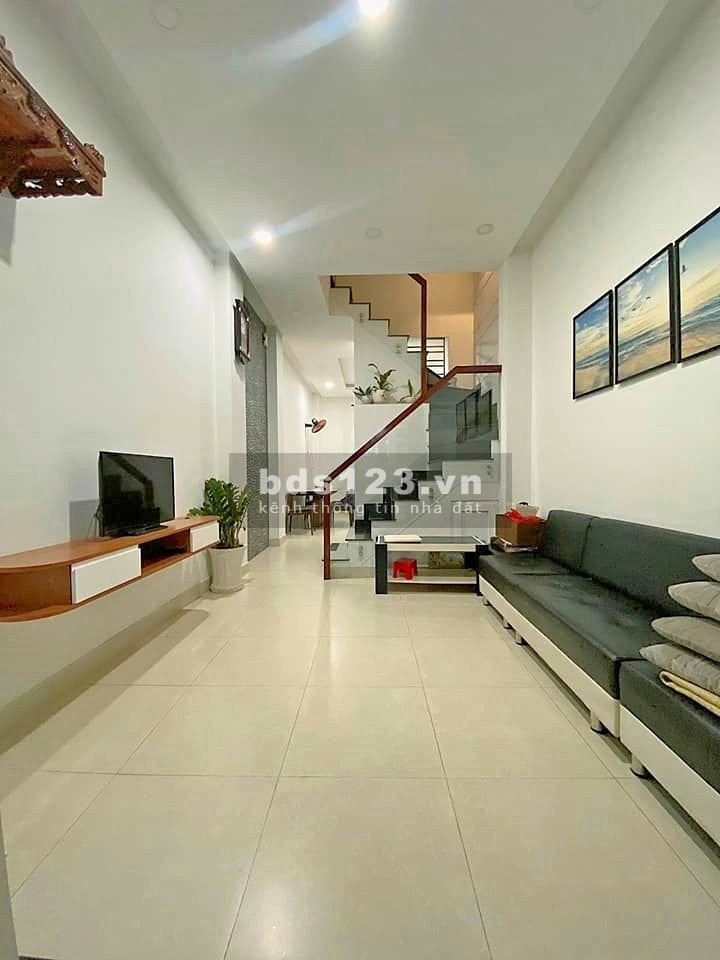 Kẹt tiền ngân hàng bán nhanh nhà đường Ung Văn Khiêm, Bình Thạnh, 54m2, 2 tỷ 560 triệu,