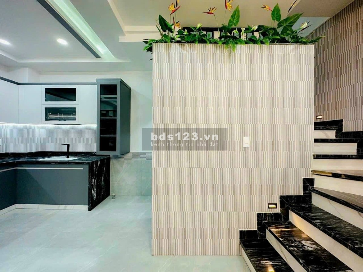 Cần tiền bán nhanh nhà đường hẻm Nguyễn Văn Luông, Quận 6, 55m2, 2 tỷ 180 triệu