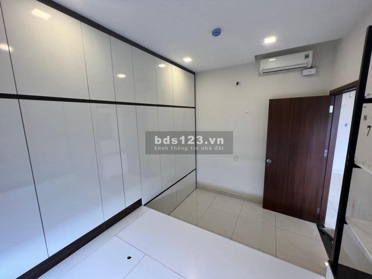 Cần bán nhanh căn hộ Diamond Lotus, Quận 8, 79m2,1 tỷ 790 triệu, sang tên trong ngày