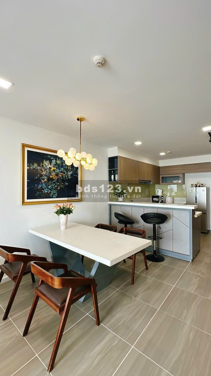 Bán căn hộ The Gold View mặt tiền đường Bến Vân Đồn Quận 4, 83m2, 1 tỷ 920 triệu, SHR