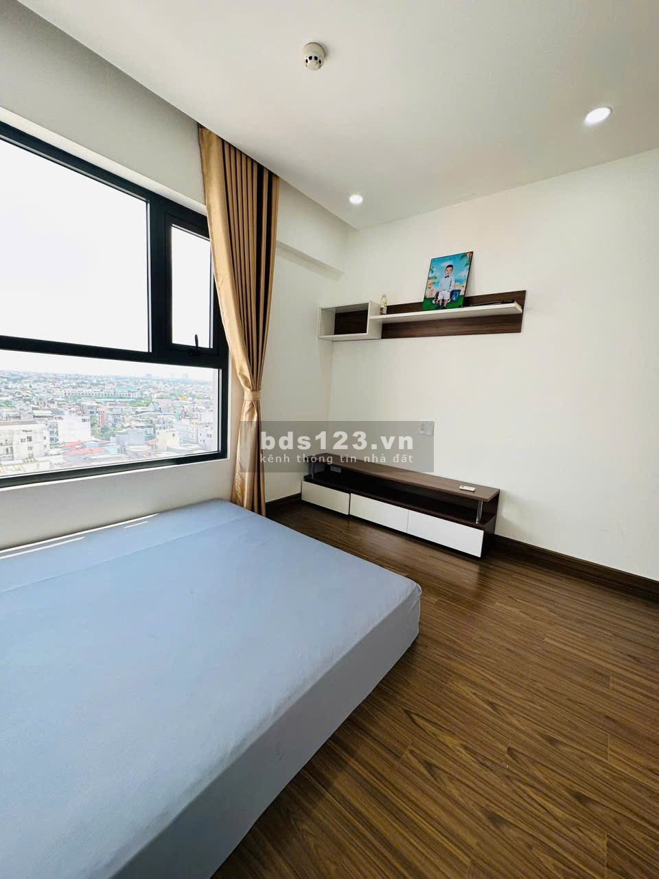 Chung cư D5, Đường D5, P25, BT: 3p ngủ, nhà mới, nội thất đẹp 17tr/tháng