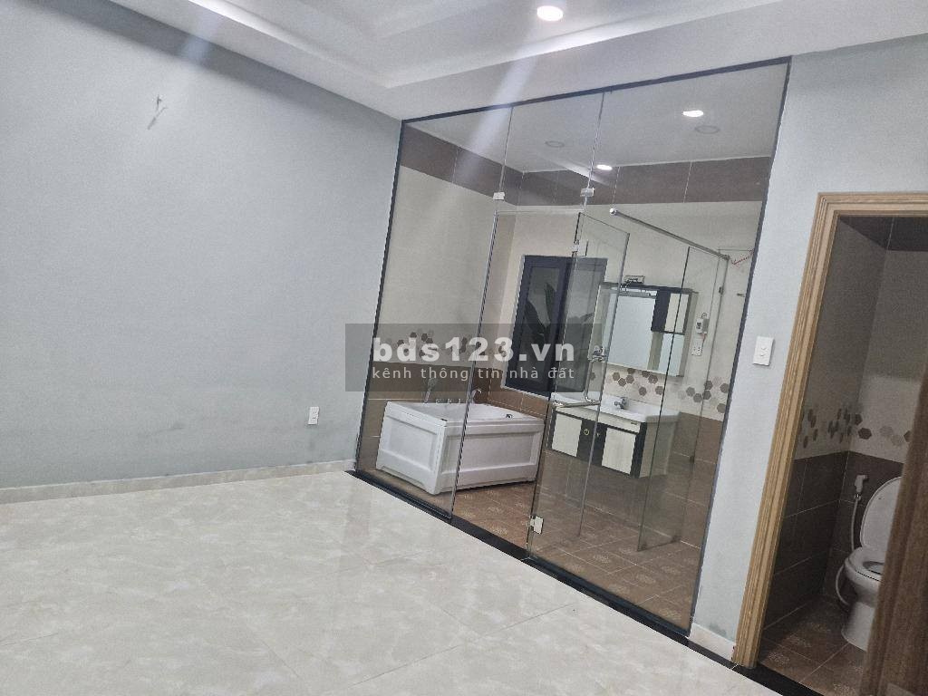 Hẻm 6m sát Lã Xuân Oai - Xe hơi ngủ nhà - 67m² - 2 tầng mà chỉ 5.7 tỷ (có lộc)