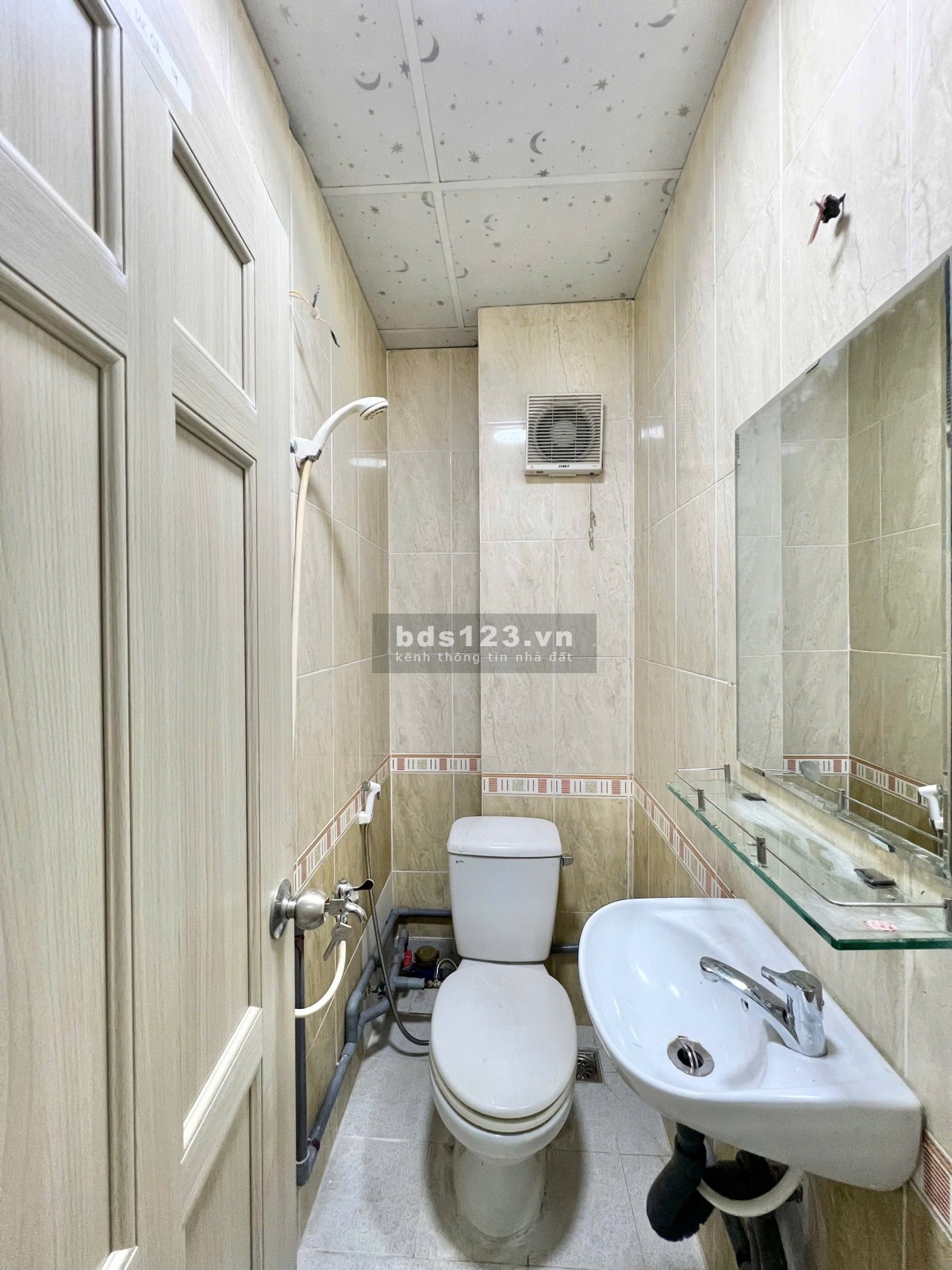 Cho Thuê Căn Hộ dịch vụ Giá Rẻ + Nội thất mới + sang xịn ở gần Nguyễn Văn Cừ Quận 1