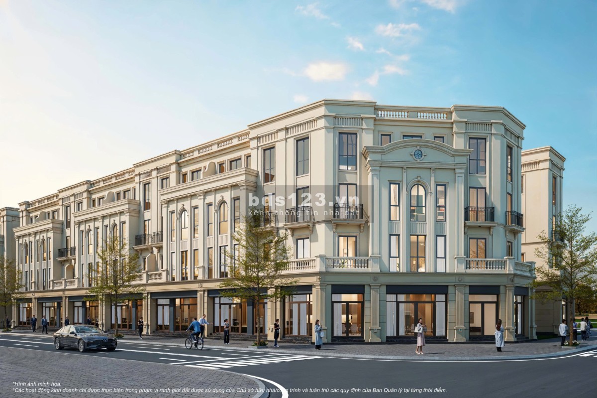 Bán Shophouse 136m đại lộ Hừng Đông gần bãi đỗ xe, trường học Vinhomes Đan Phượng giá 31,7 tỷ