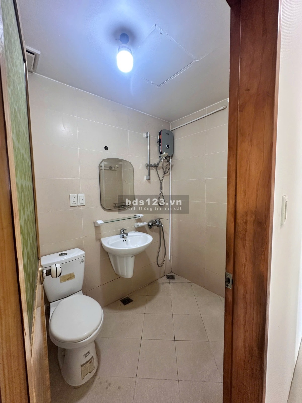Căn hộ Hoàng KIm Thế Gia, BÌnh Tân: 90m2-3p ngủ, giá 9tr/th
