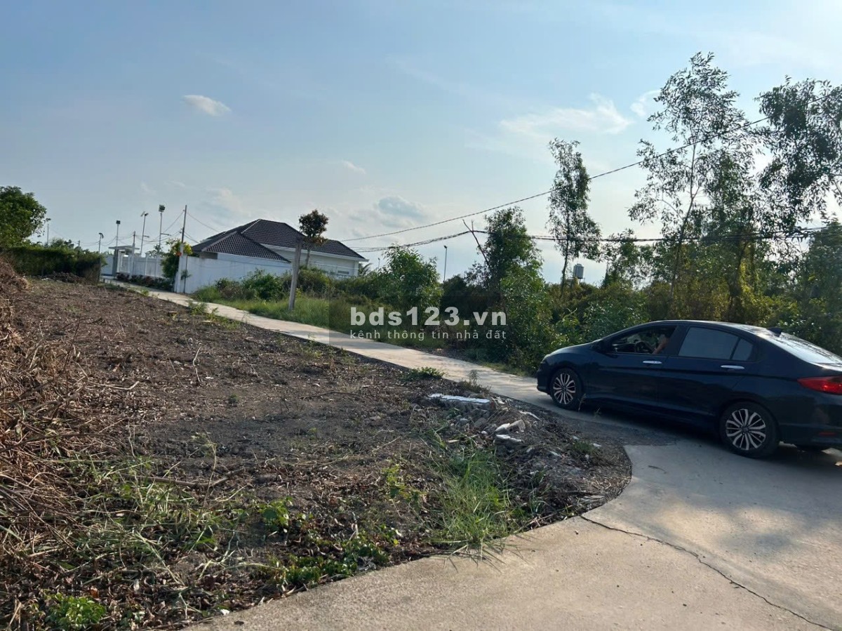 Cần bán lô góc Xã Tân Bình huyện Tân Trụ tỉnh Long An