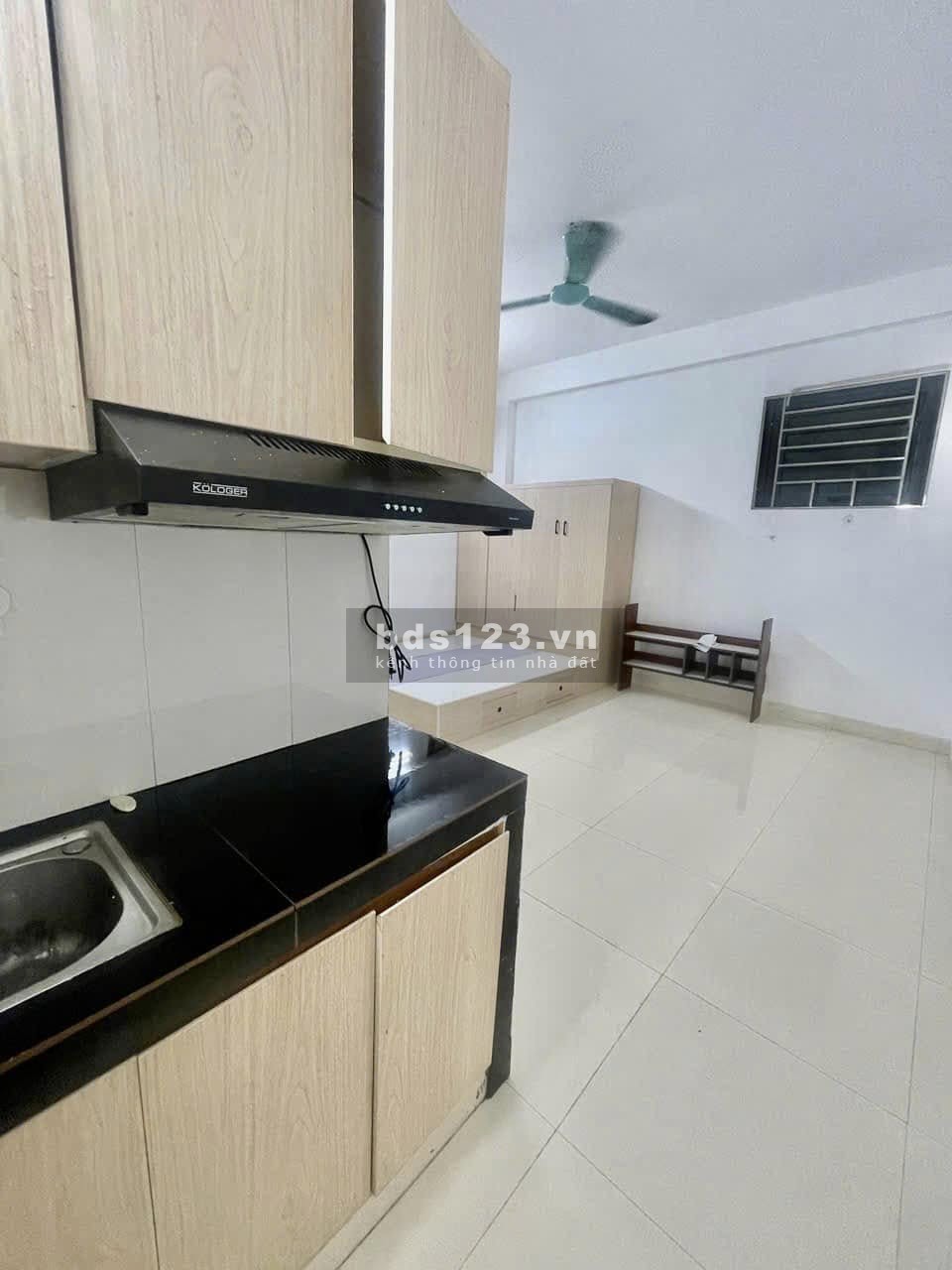 Mặt đường 516 kim giang - thanh liệt - linh đàm có chỗ để oto miễn phí ngày đêm . Vskk , không chủ
