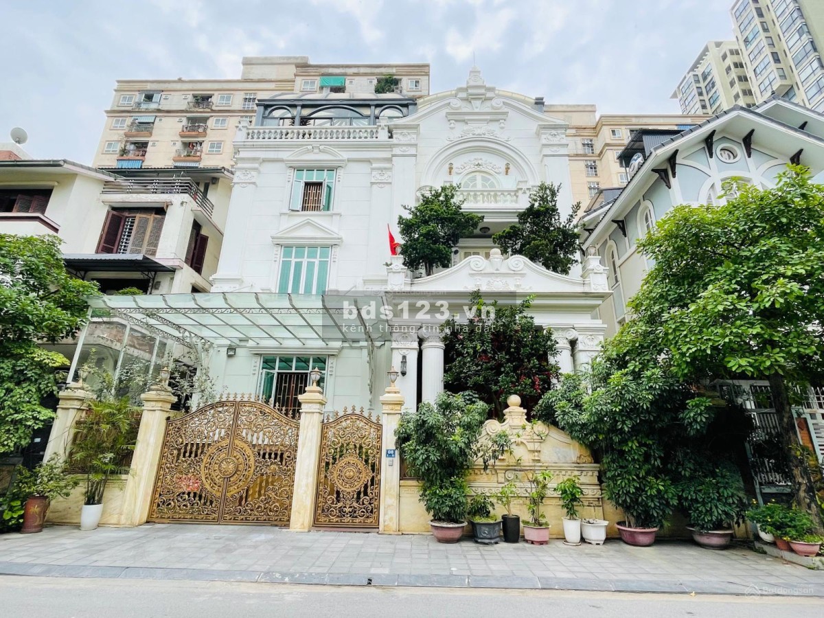 68,5 tỷ sở hữu ngay biệt thự Linh Đàm, diện tích 255m2, xung quanh là công viên hồ nước lộng gió