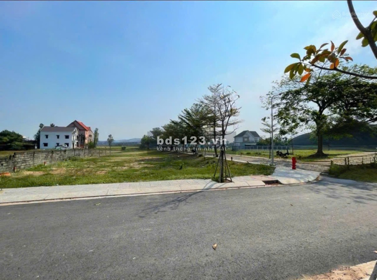 NGAY KCN TÂN PHÚ TRUNG. Giá cực sốc 900 triệu, đường nhựa 8m thông.