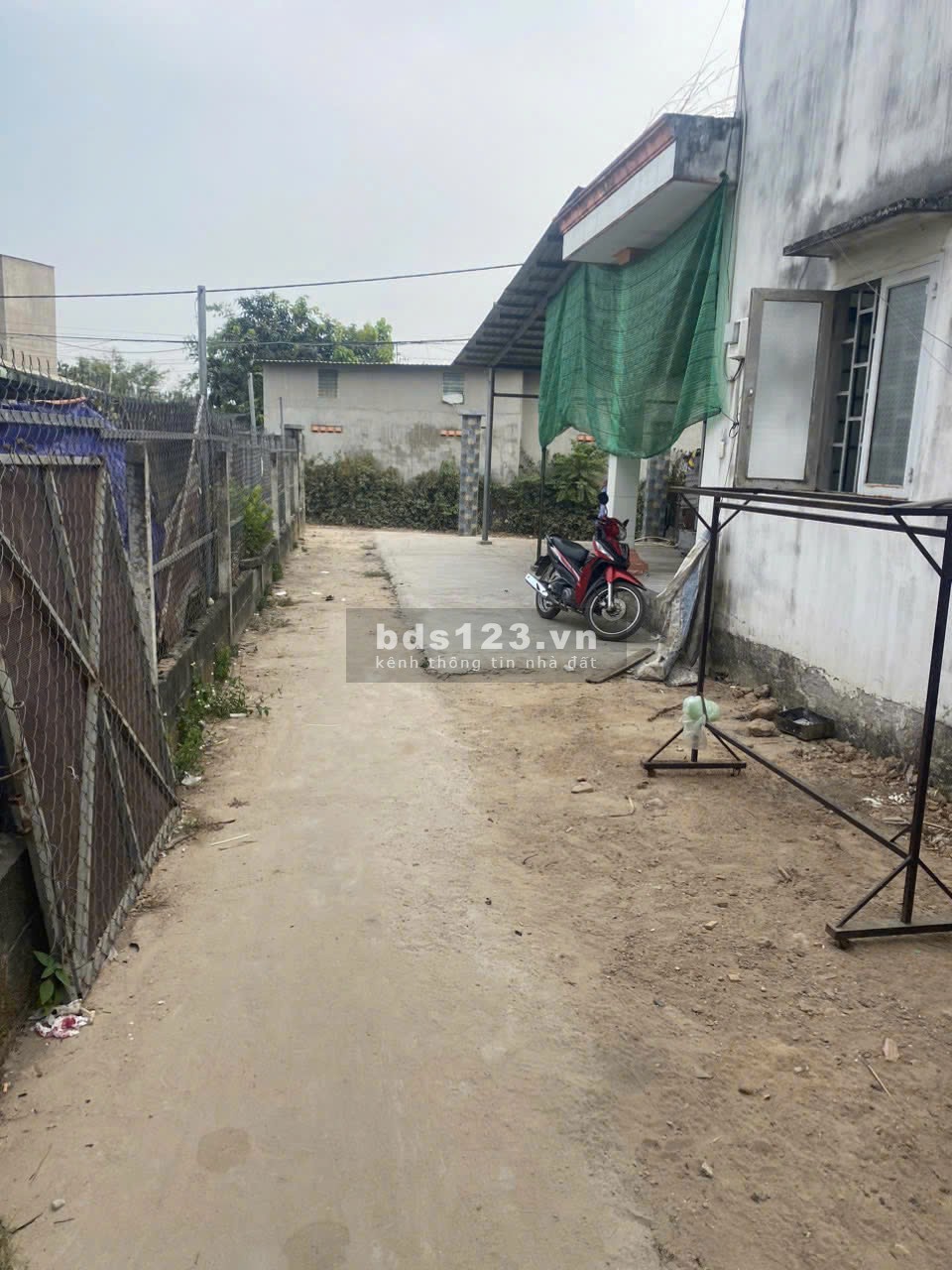 BÁN GẤP TRONG TUẦN. Dãy Trọ thu nhập 12tr/tháng. Giảm 700tr từ 2,2 tỷ chỉ còn 1,5 tỷ.