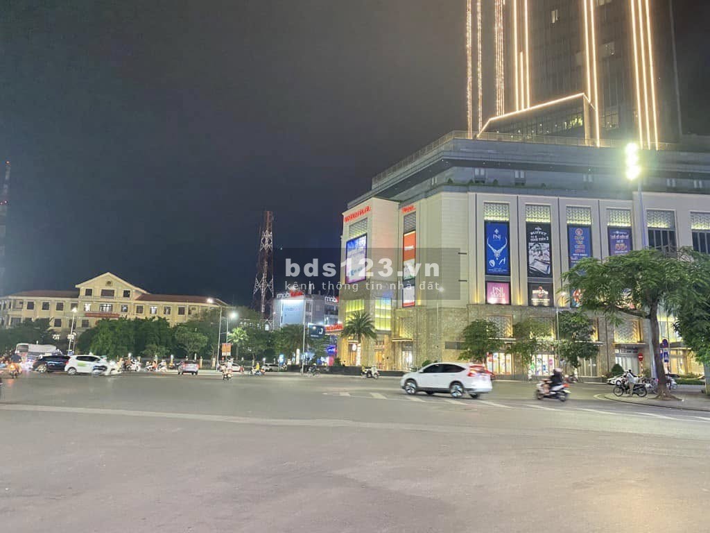 Bán nhà 6 tầng tại mặt tiền đường Bến Nghé Huế