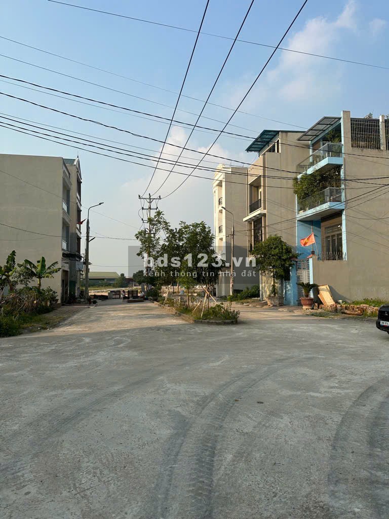 Đấu giá X1 Nguyên Khuê - Đường 3 ô tô tránh vỉa hè - Tiện ích bạt ngàn, diện tích 80M2