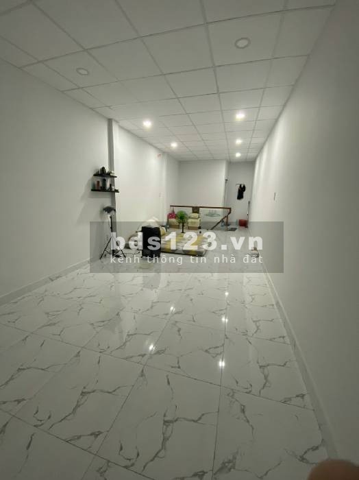 Nhà mặt tiền 40m² Thoại Ngọc Hầu, Tân Phú - Trục đường sầm uất nhất khu vực, chỉ nhỉnh 5 tỷ