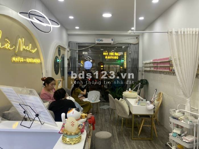 Nhà mặt tiền 40m² Thoại Ngọc Hầu, Tân Phú - Trục đường sầm uất nhất khu vực, chỉ nhỉnh 5 tỷ