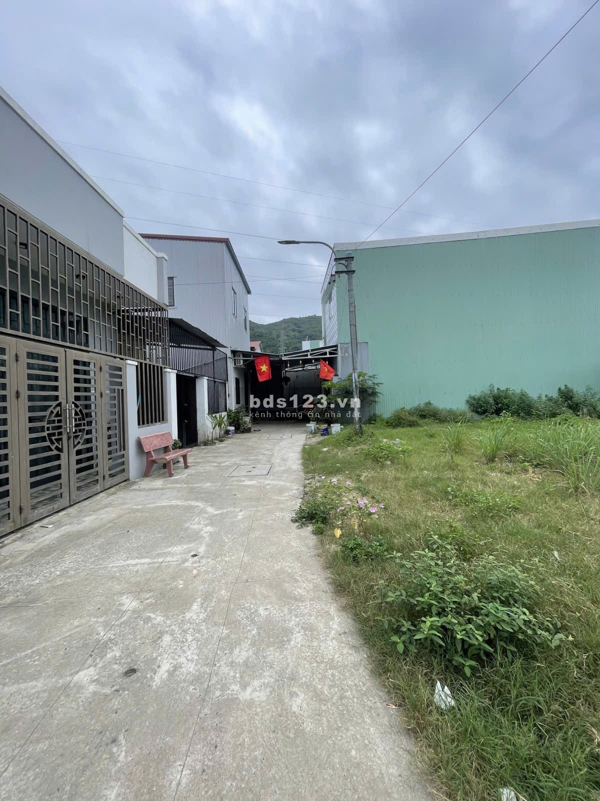 E bán rẻ lô đất 2 mặt kiệt ô tô Âu Cơ, 70m - ngang 6, cách mặt tiền 20m. Chỉ 2,68tỷ