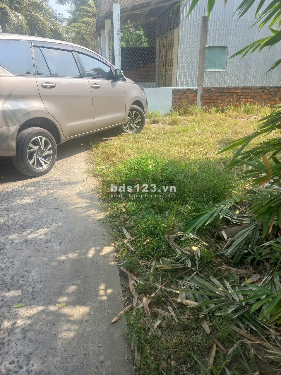 Bán đất Bến Tre 101m có thổ cư đường ô tô