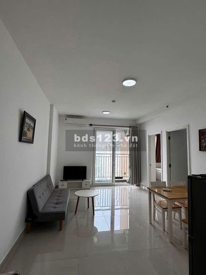 Chung cư 590, CMT8, P11, Quận 3: 95m2, 3p ngủ, 2wc, 14tr5/tháng